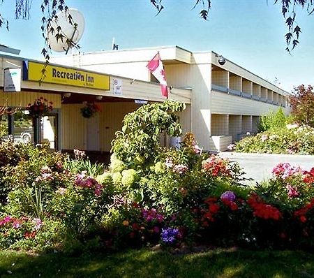 Recreation Inn And Suites Kelowna Esterno foto