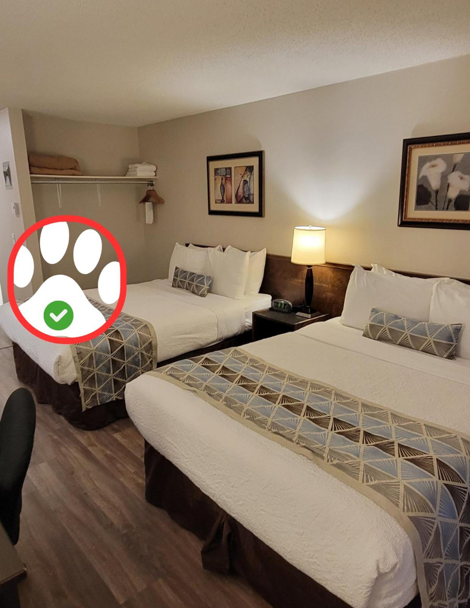 Recreation Inn And Suites Kelowna Esterno foto