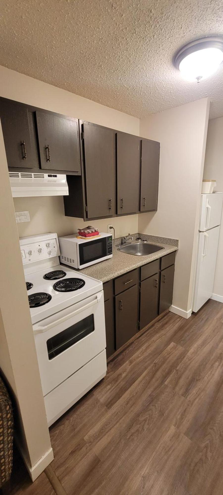 Recreation Inn And Suites Kelowna Esterno foto