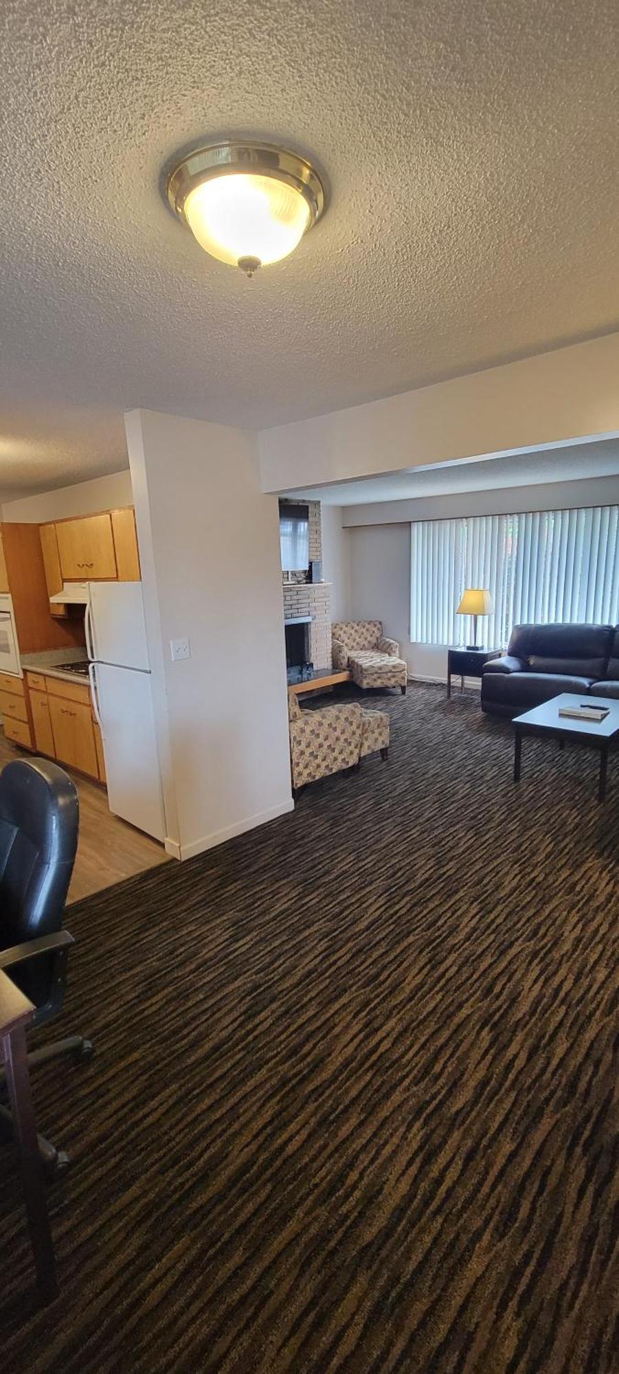 Recreation Inn And Suites Kelowna Esterno foto