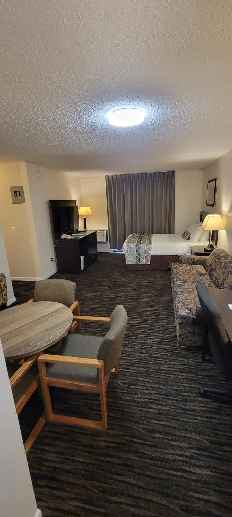 Recreation Inn And Suites Kelowna Esterno foto