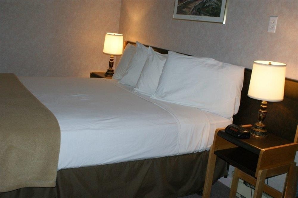 Recreation Inn And Suites Kelowna Esterno foto